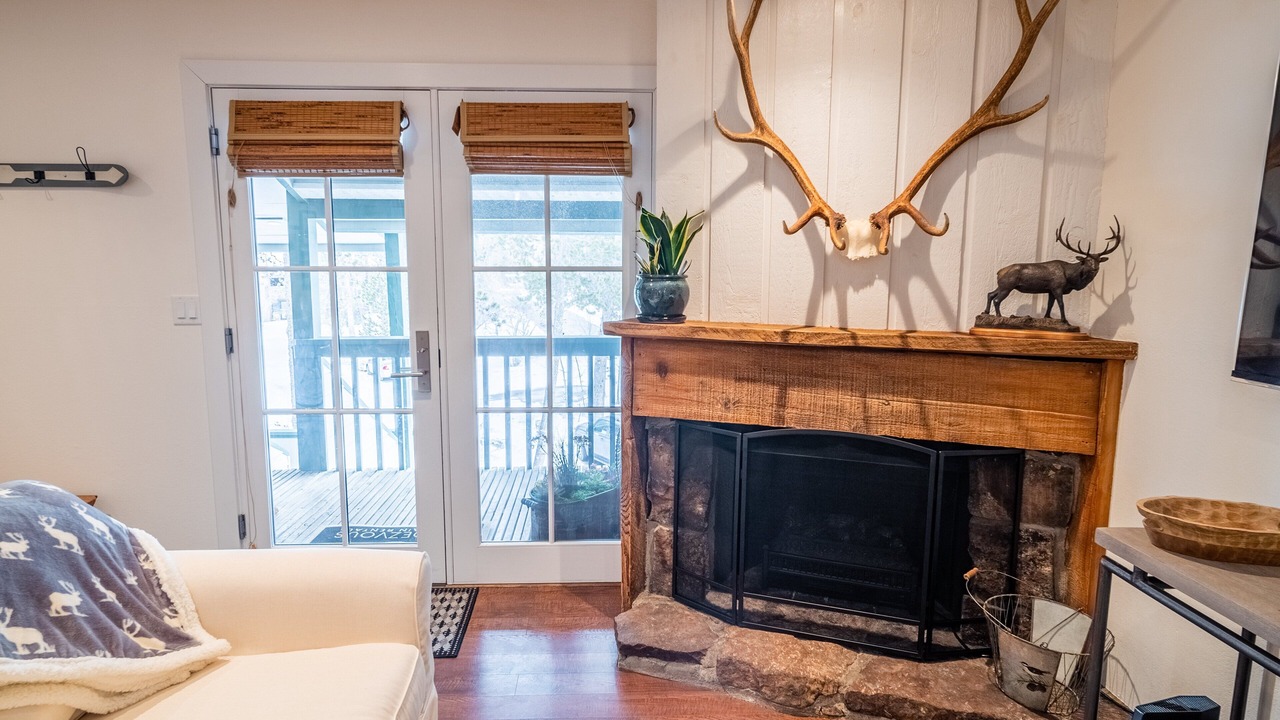 Photo of Livingroom in Teton Pines
