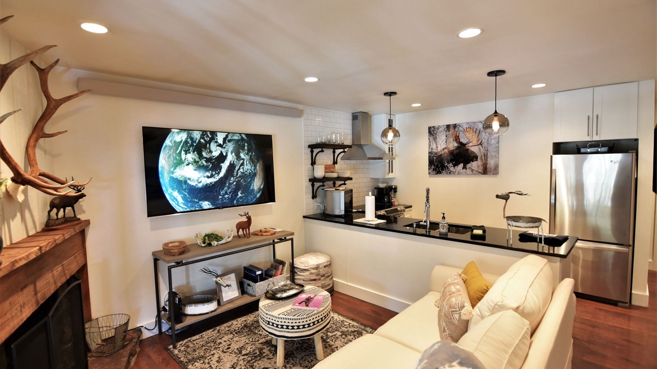 Photo of Livingroom in Teton Pines