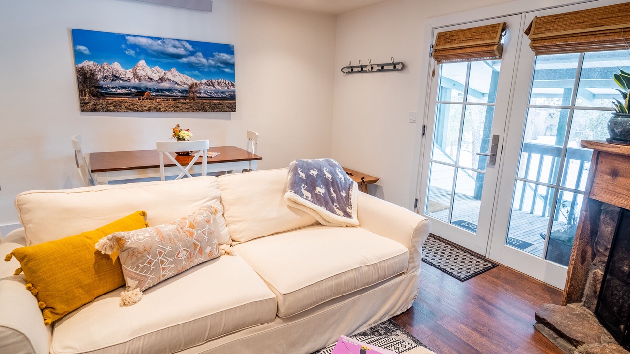 Photo of Livingroom in Teton Pines