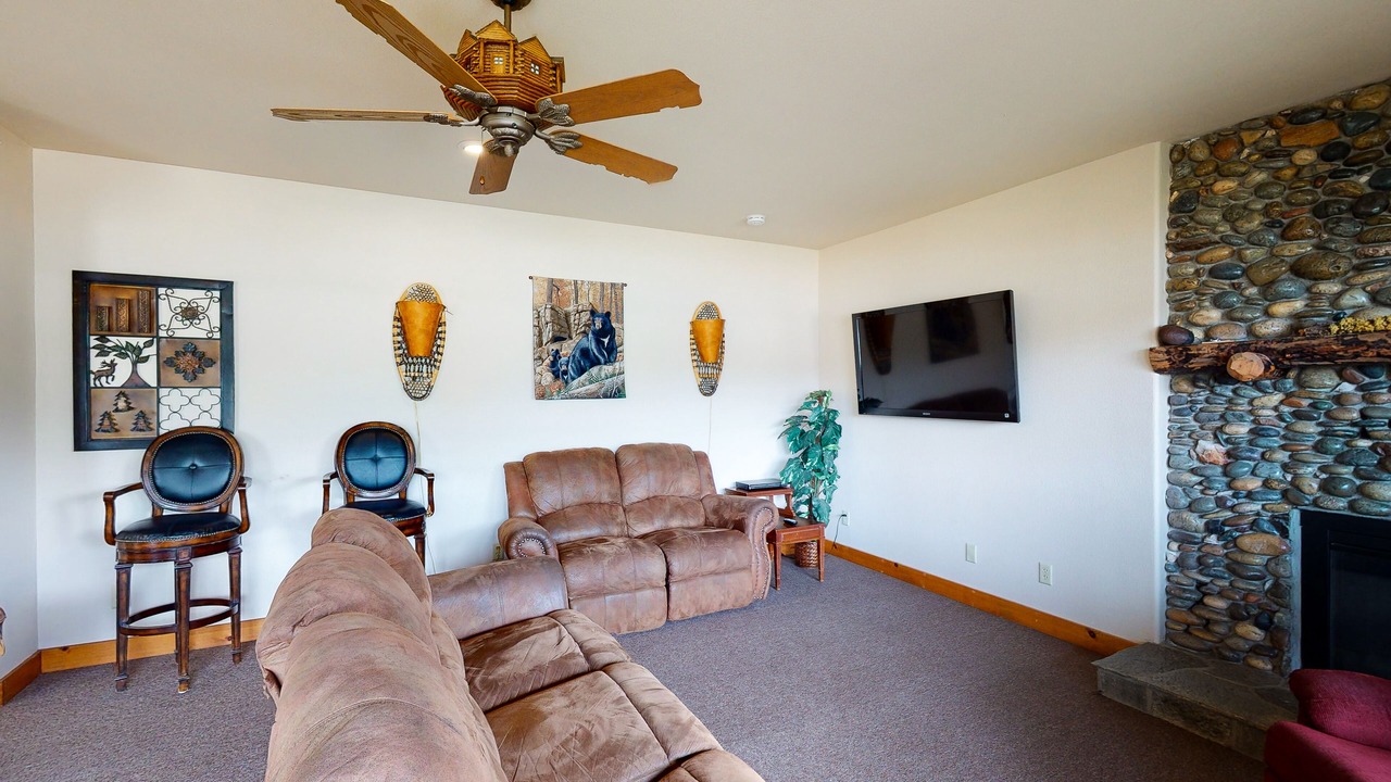 Photo of Livingroom in Bass Lake