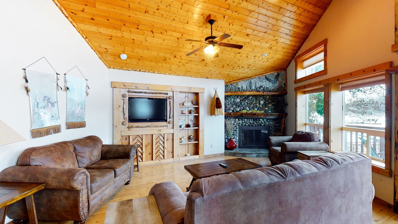 Photo of Livingroom in Bass Lake