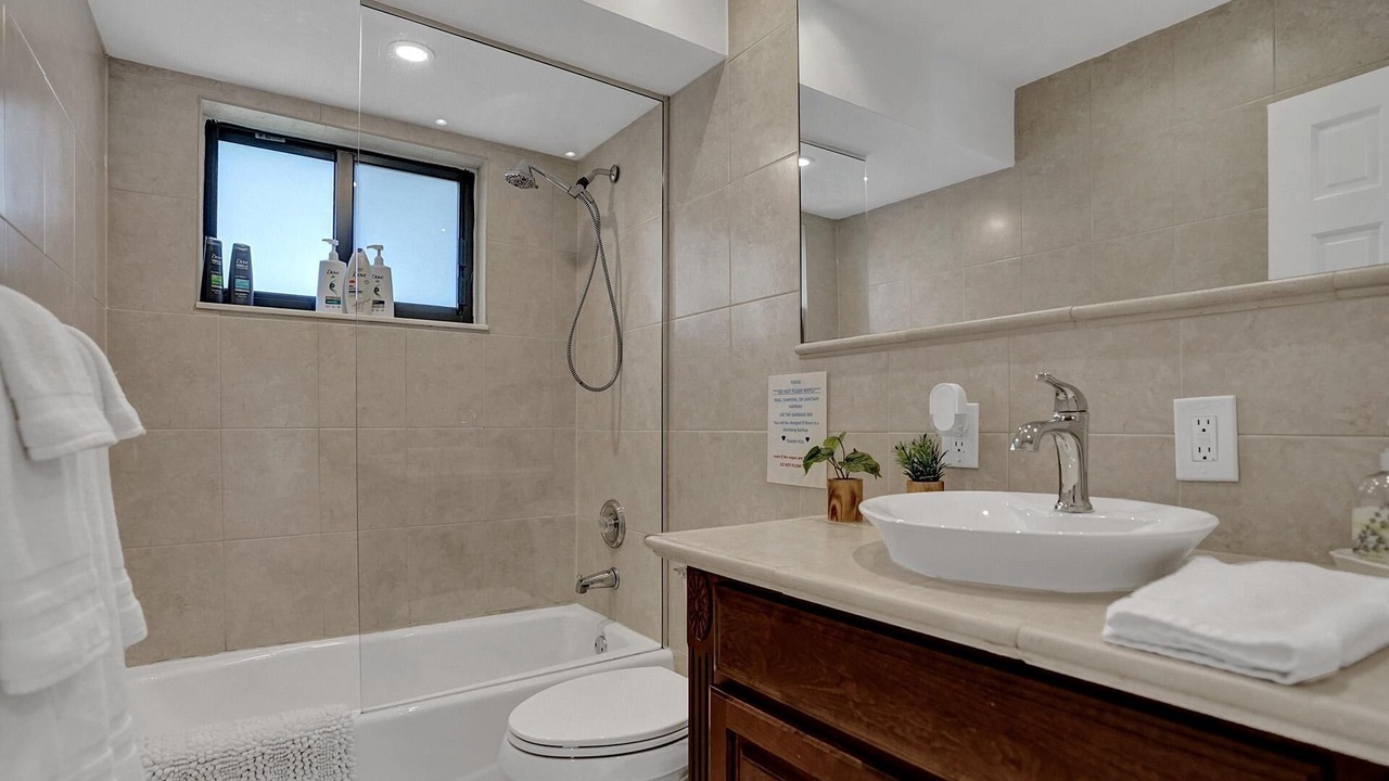 Photo of Bathroom in Plantation