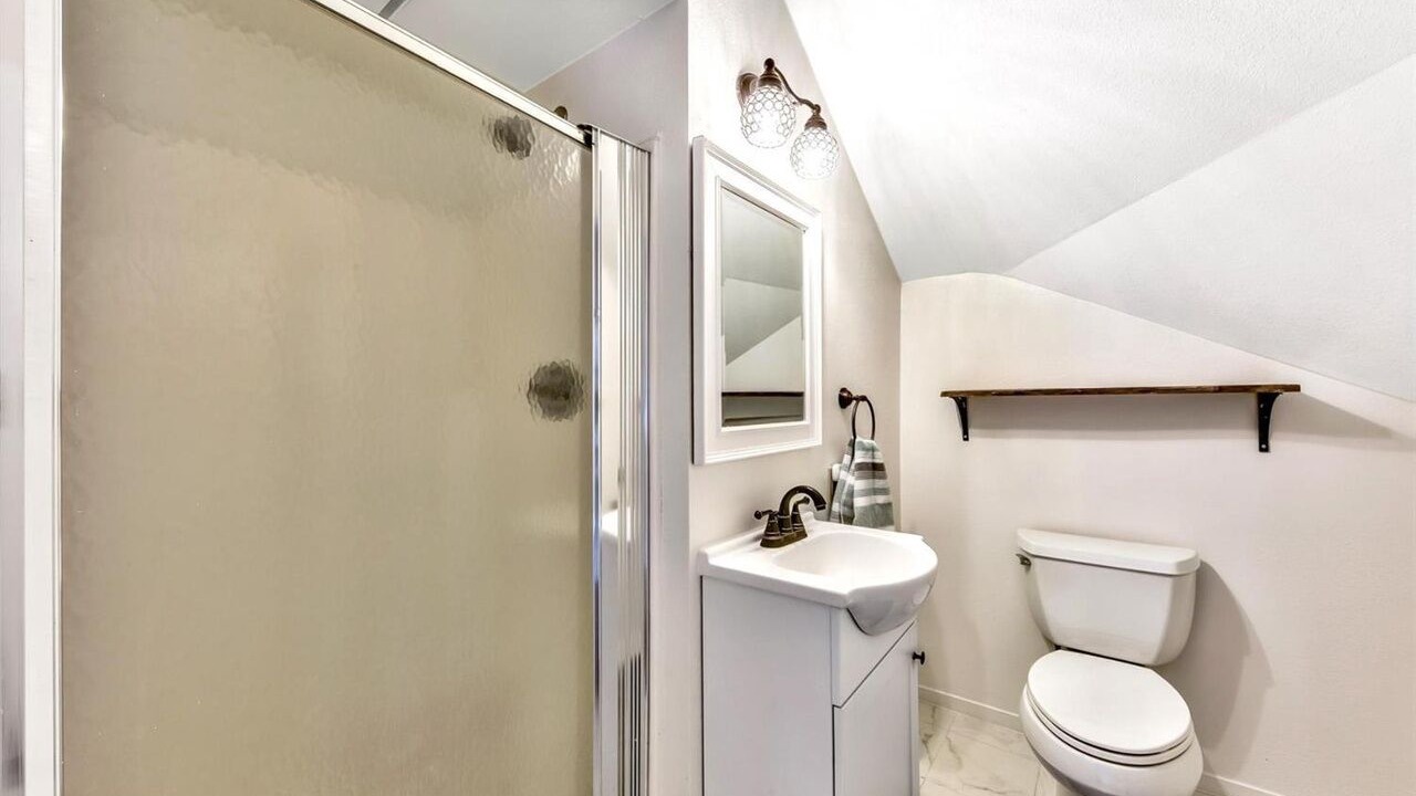 Photo of Bathroom in Country Club Estates