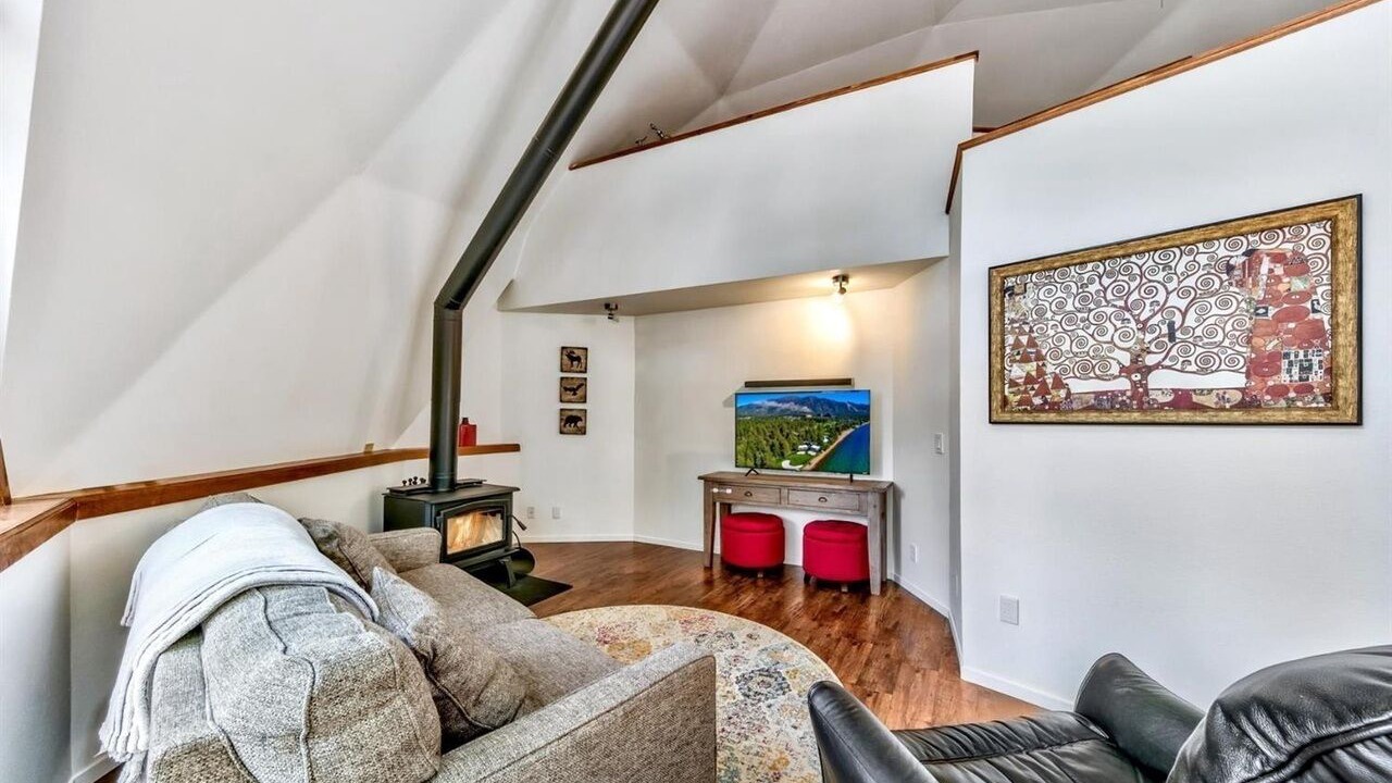 Photo of Livingroom in Country Club Estates
