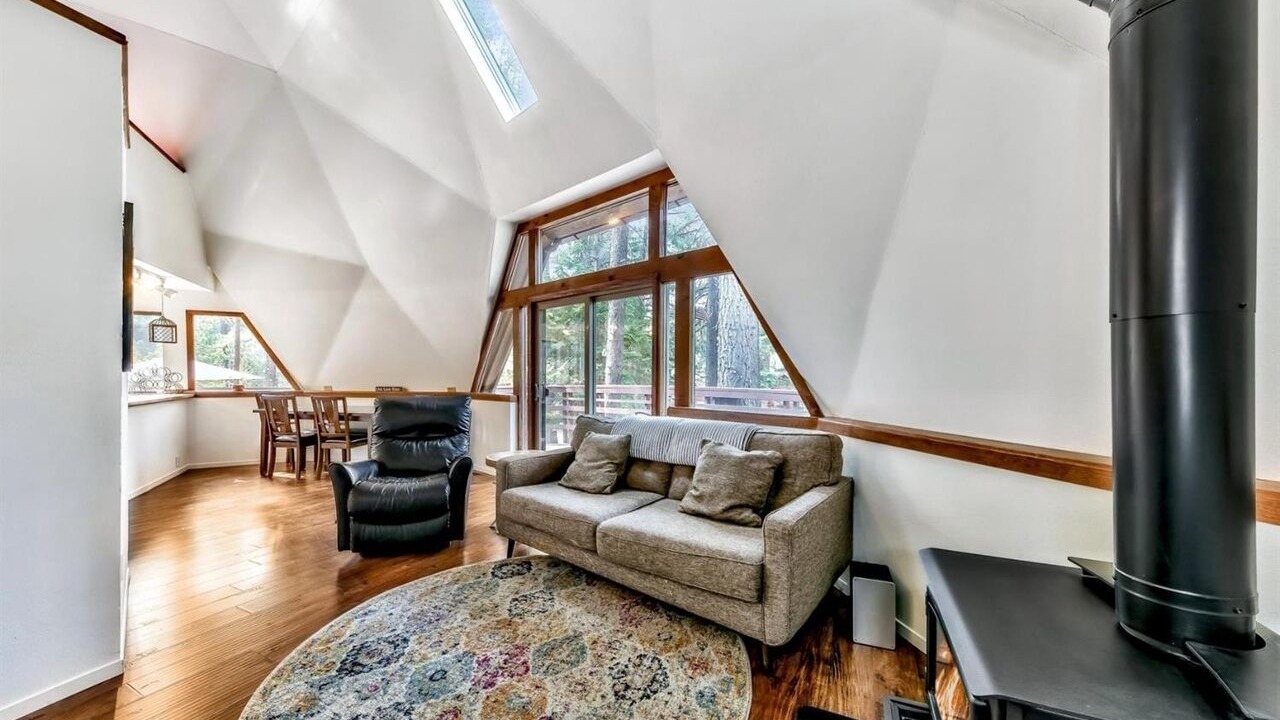 Photo of Livingroom in Country Club Estates