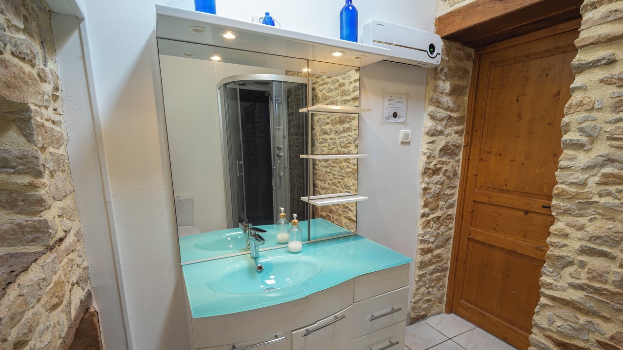 Photo of Bathroom in Cezais