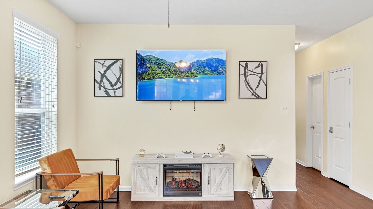 Photo of Livingroom in Spring