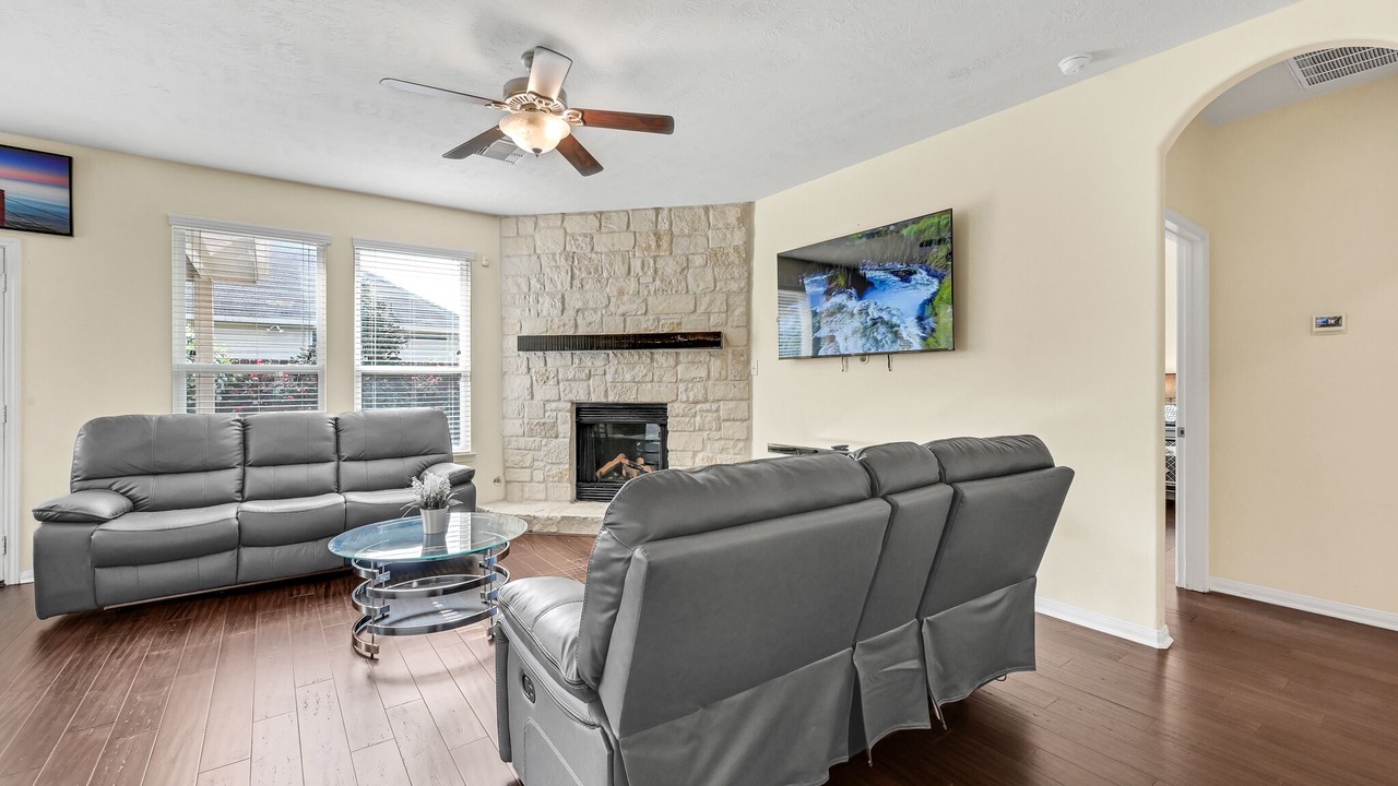 Photo of Livingroom in Spring