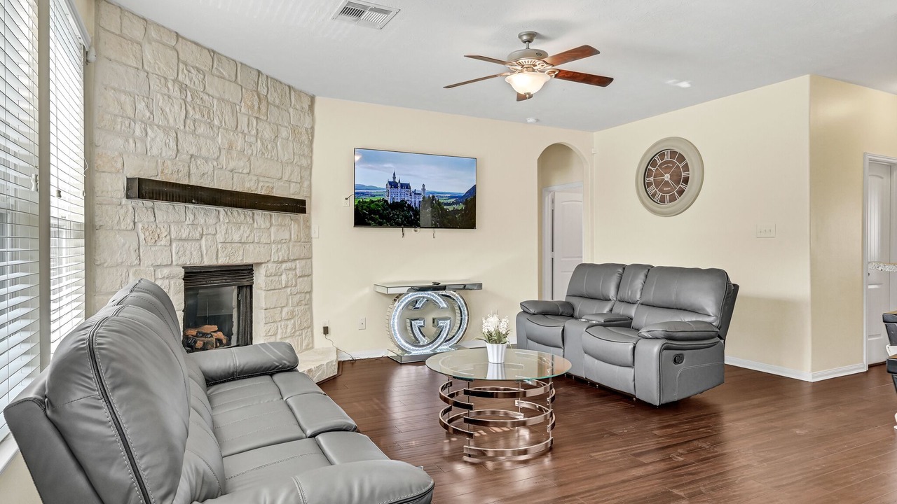 Photo of Livingroom in Spring