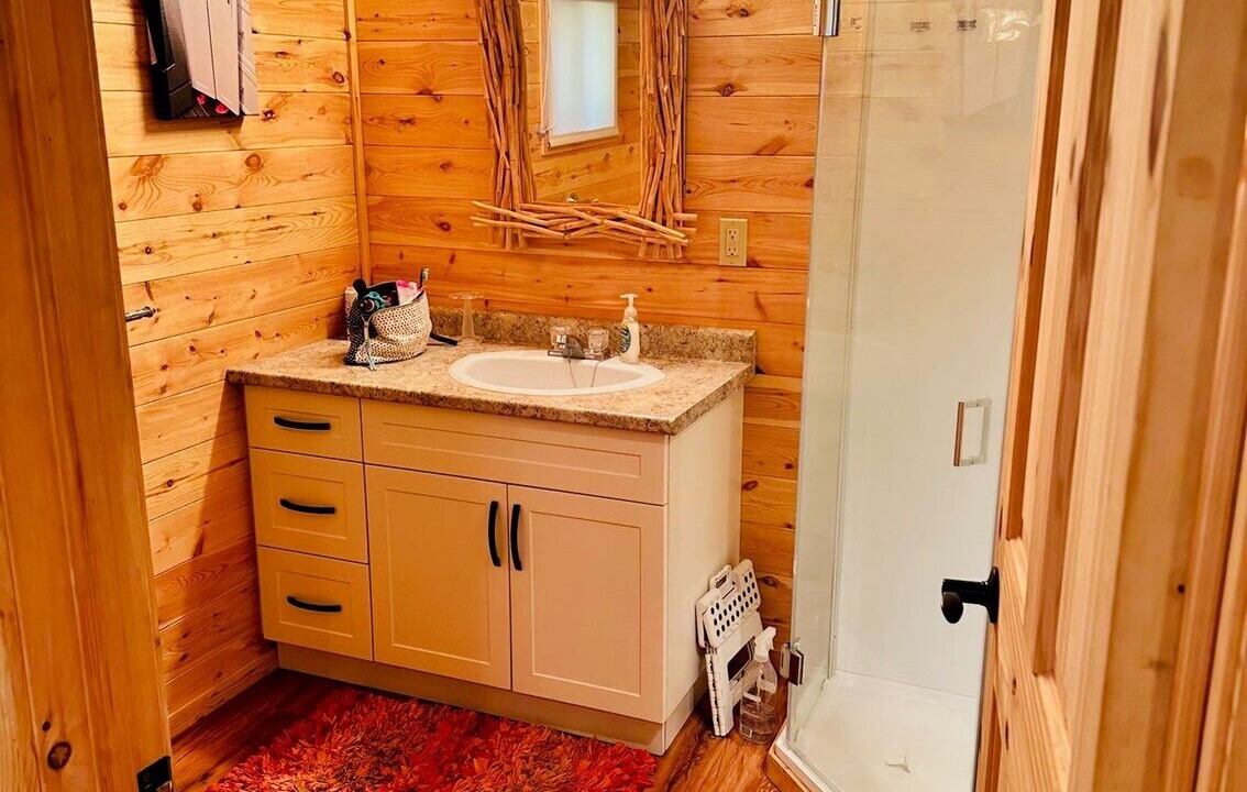 Photo of Bathroom in Minnedosa