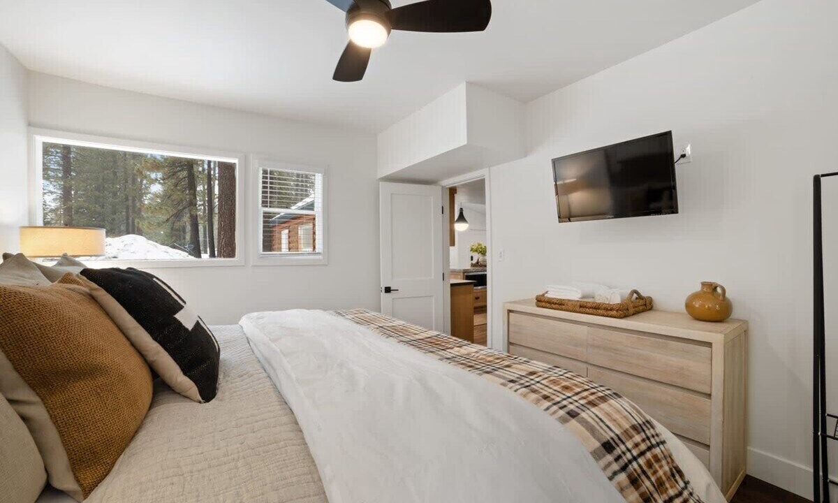 Photo of Bedroom in Tahoe Valley