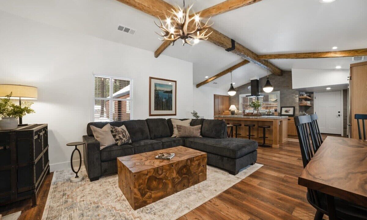 Photo of Livingroom in Tahoe Valley