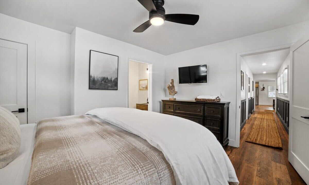 Photo of Bedroom in Tahoe Valley