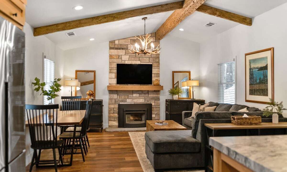 Photo of Livingroom in Tahoe Valley