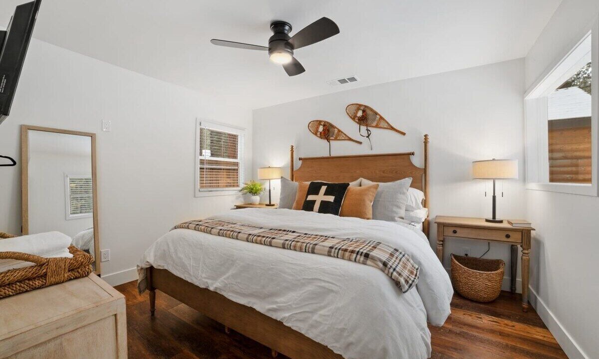 Photo of Bedroom in Tahoe Valley