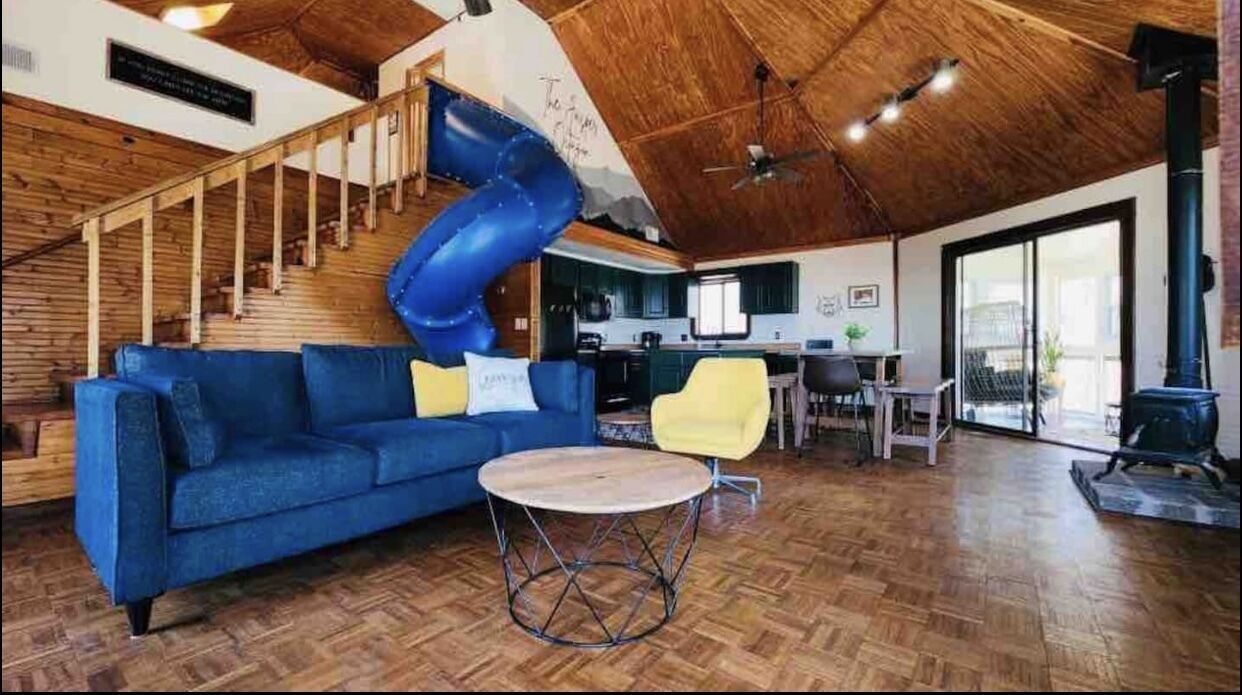 Photo of Livingroom in Tate
