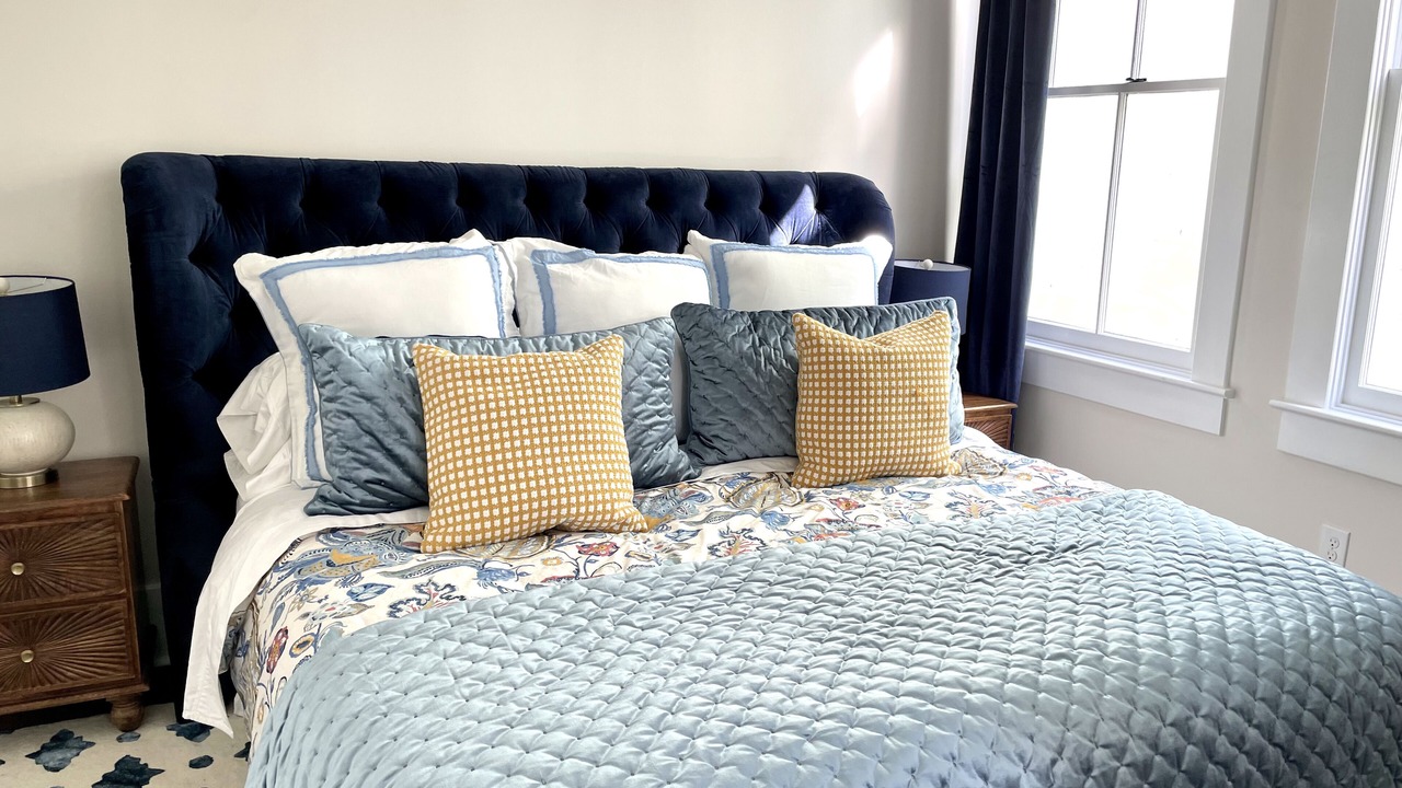 Photo of Bedroom in Metropolitan