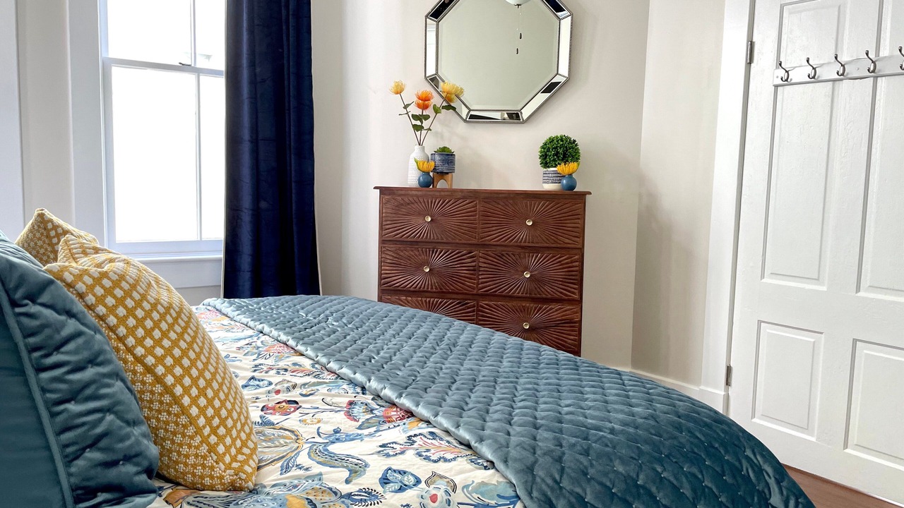 Photo of Bedroom in Metropolitan