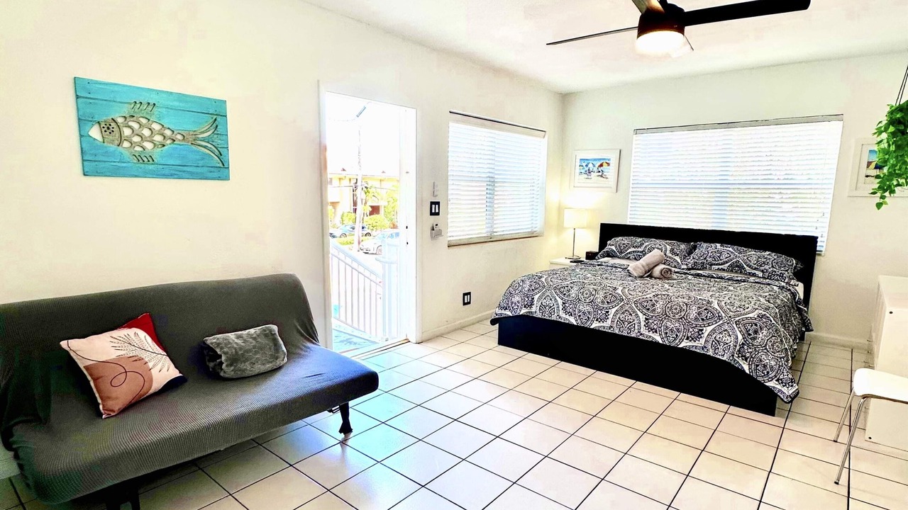 Photo of Bedroom in Hollywood South Central Beach