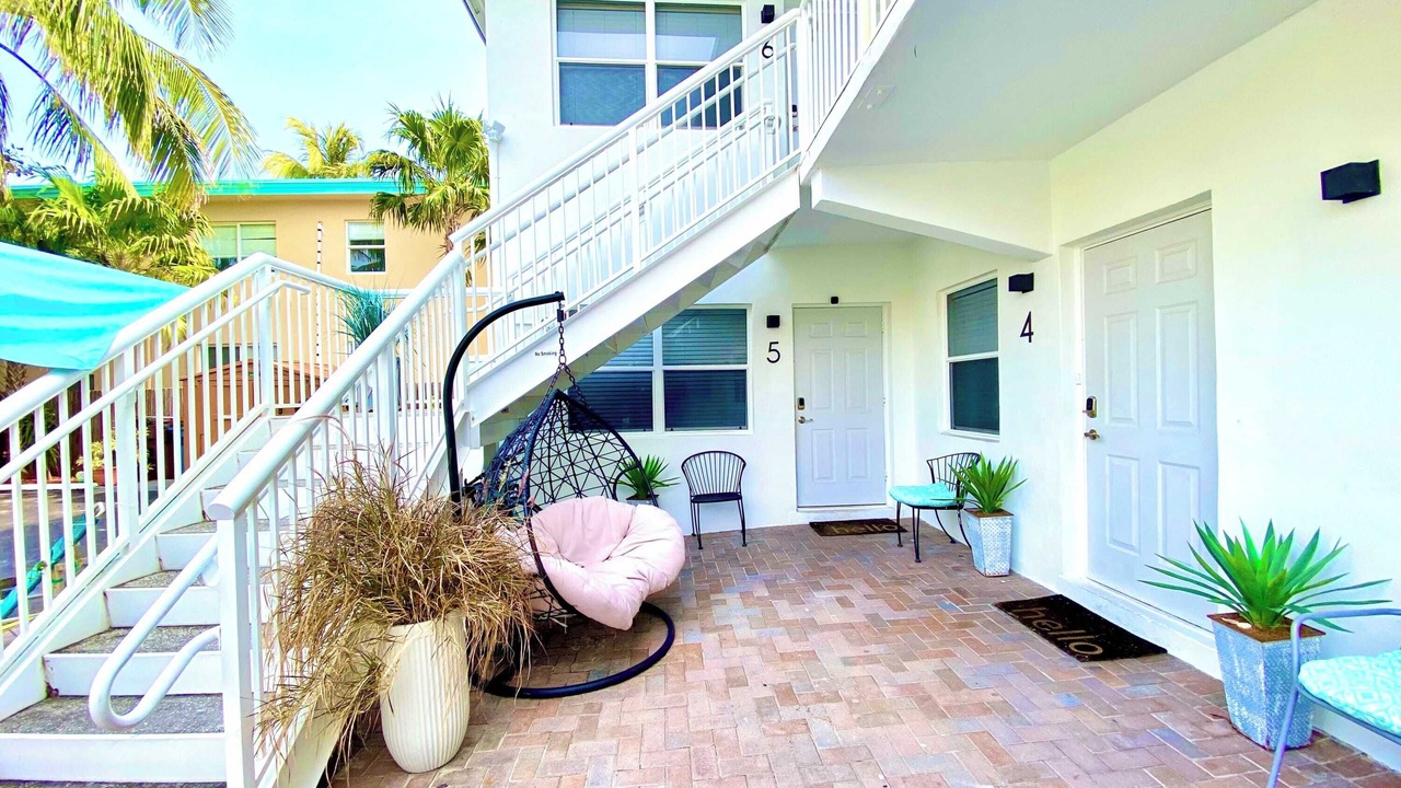 Photo of Patio Balcony in Hollywood South Central Beach