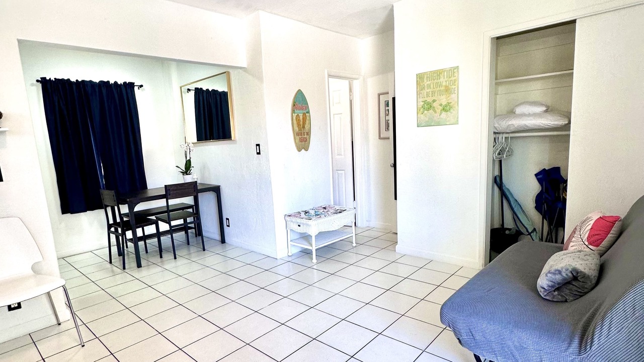 Photo of Livingroom in Hollywood South Central Beach