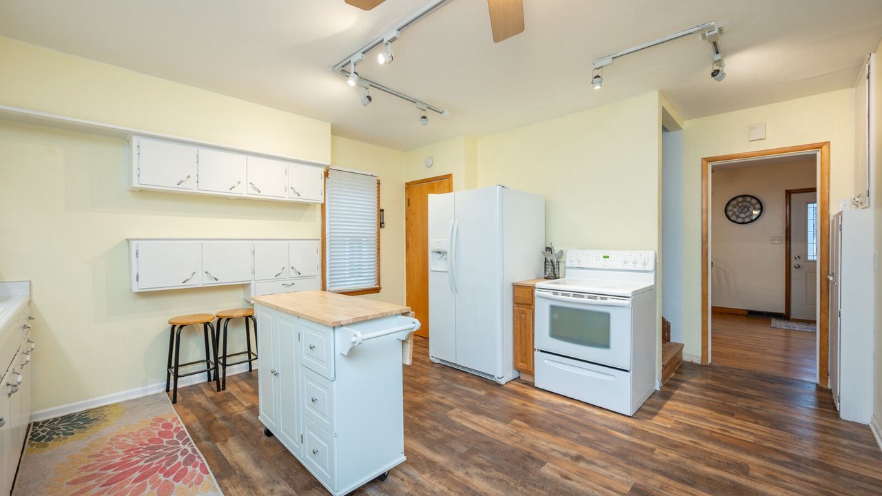 Photo of Kitchen in Waveland Park