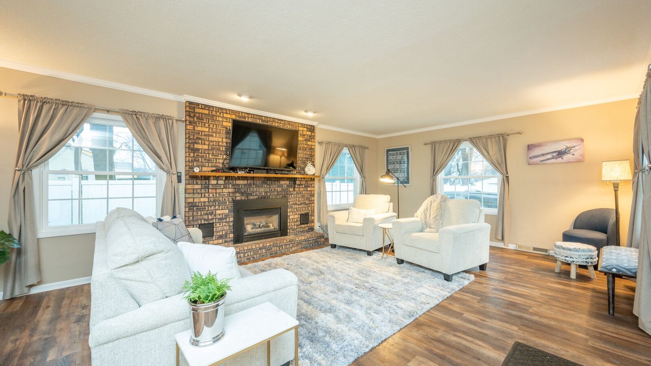 Photo of Livingroom in Waveland Park