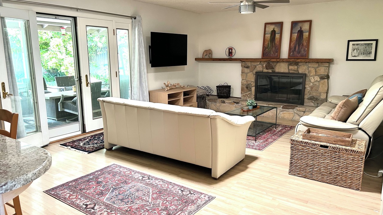 Photo of Livingroom in Covell Park