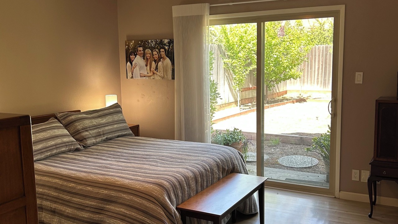 Photo of Bedroom in Covell Park