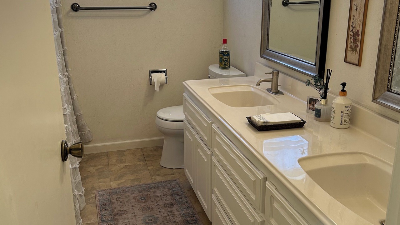 Photo of Bathroom in Covell Park