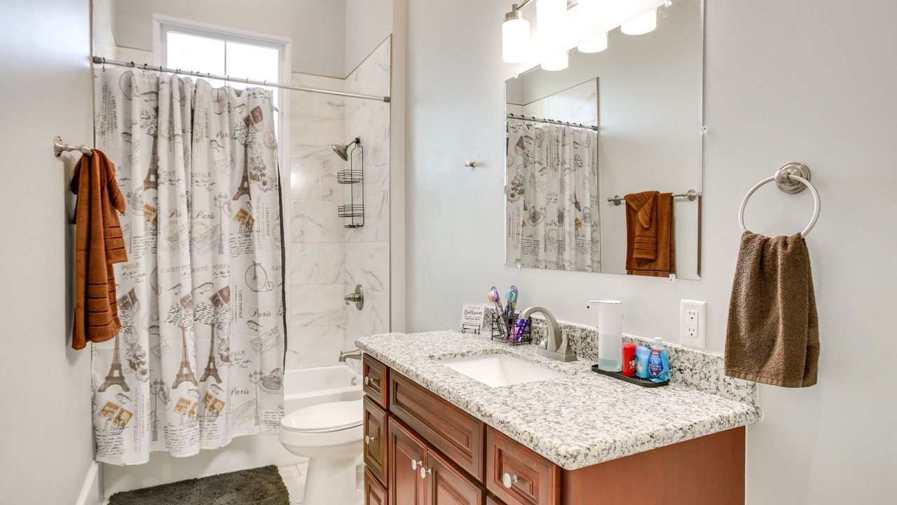 Photo of Bathroom in Esplanade Ridge