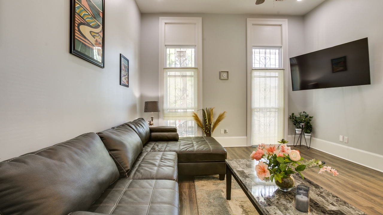 Photo of Livingroom in Esplanade Ridge