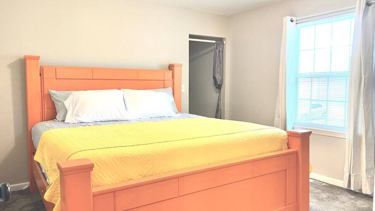 Photo of Bedroom in Maryville