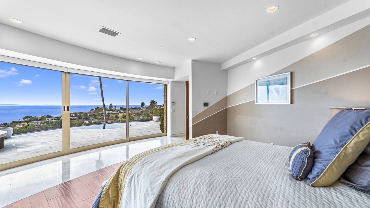 Photo of Bedroom in Laguna Beach