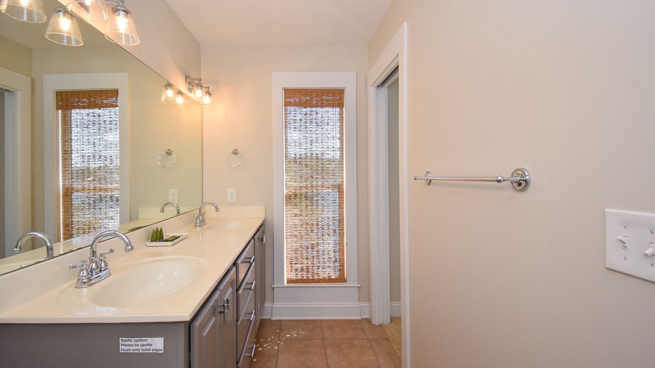 Photo of Bathroom in Dadeville