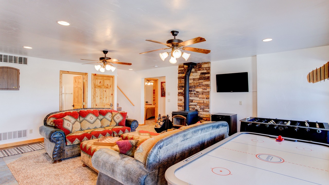 Photo of Bedroom in Mammoth Creek