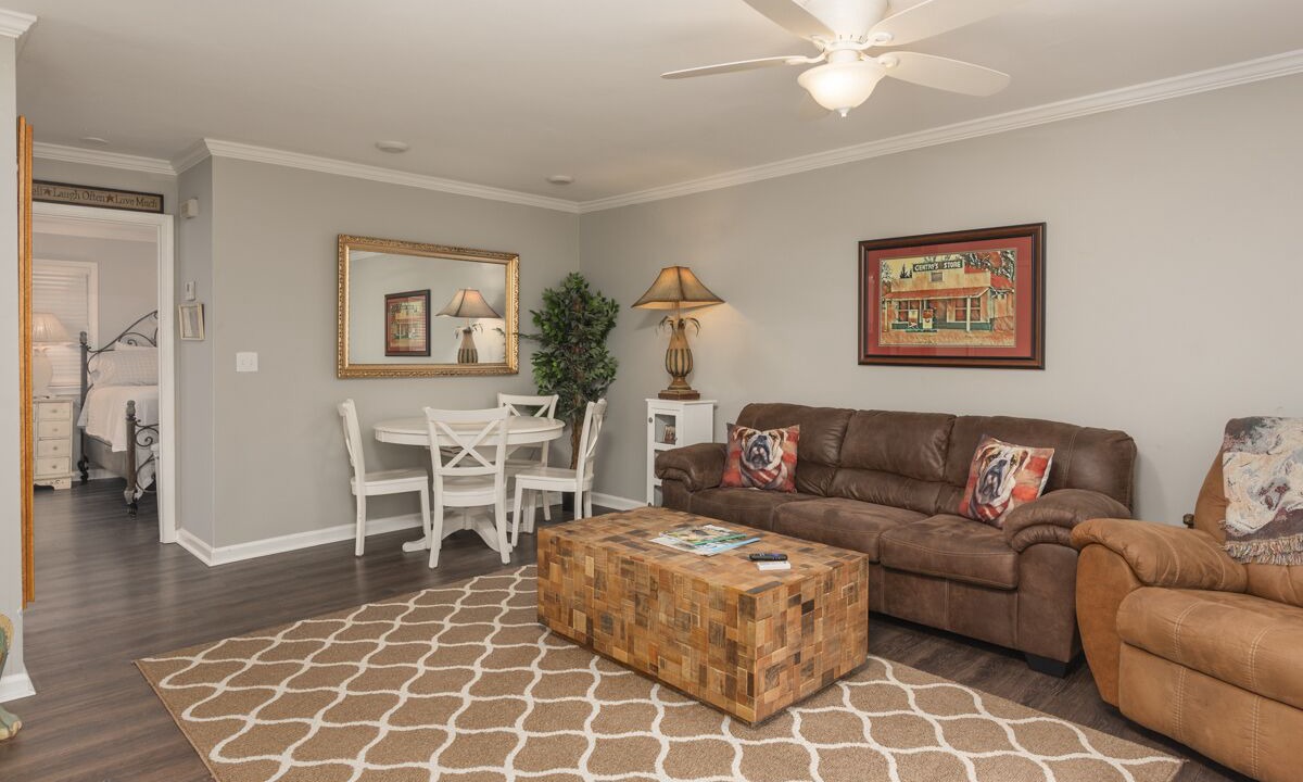 Photo of Livingroom in Starkville