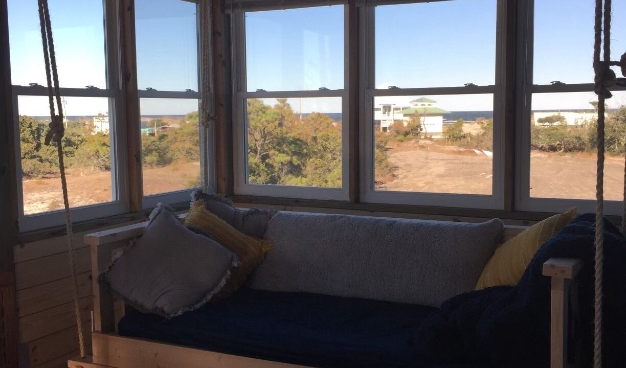 Photo of Livingroom in Cedar Island