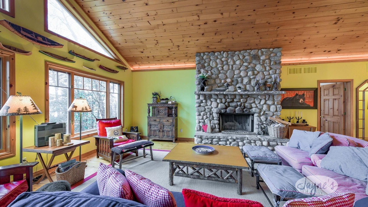 Photo of Bedroom in Baysville