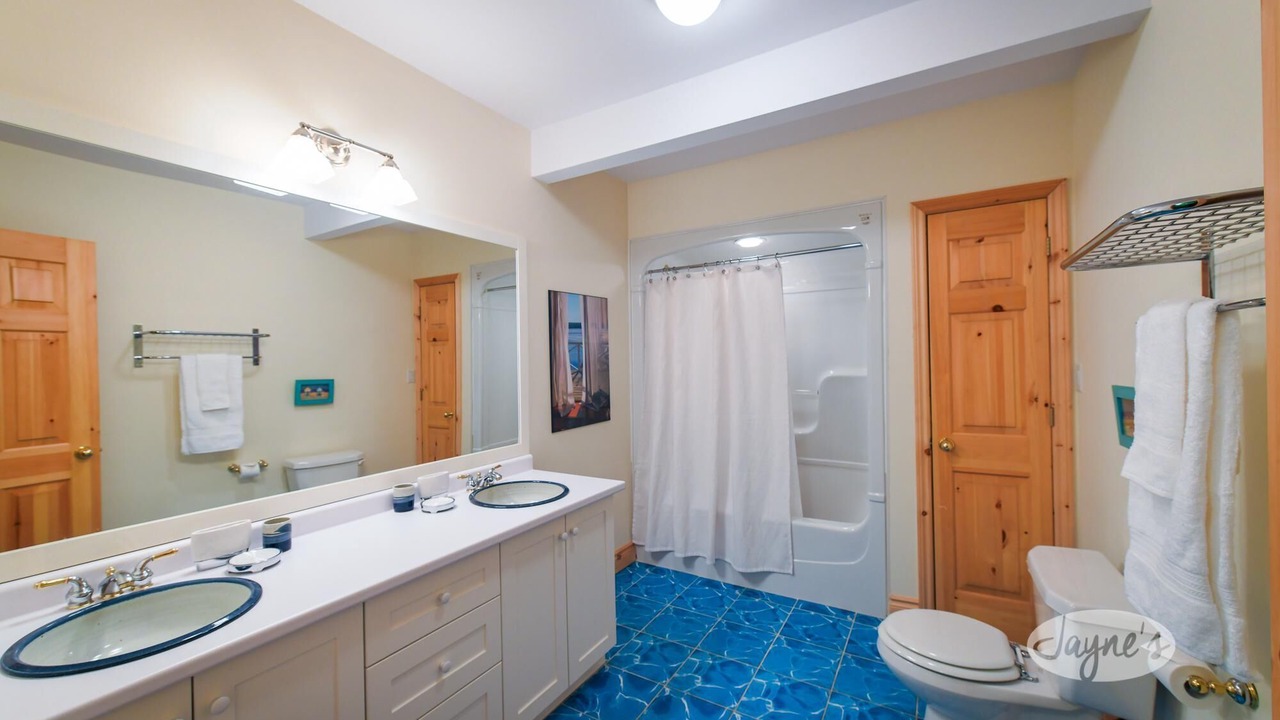 Photo of Bathroom in Baysville