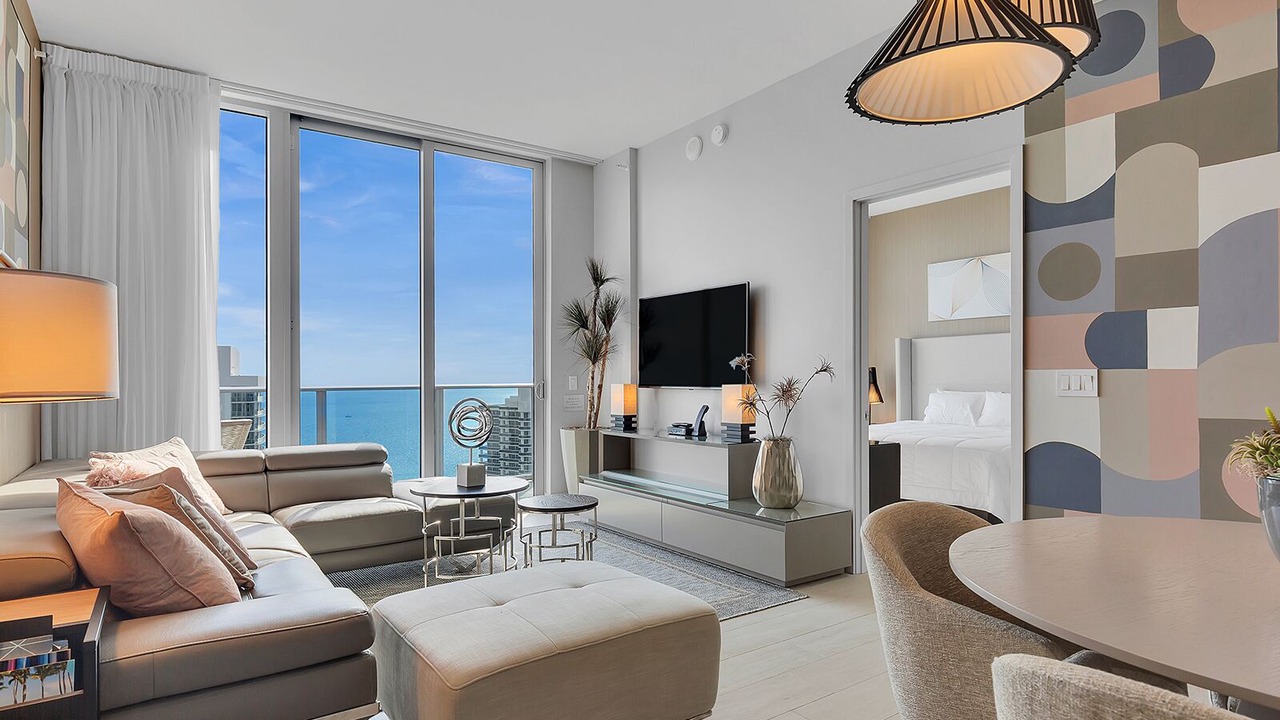 Photo of Livingroom in Hallandale Beach
