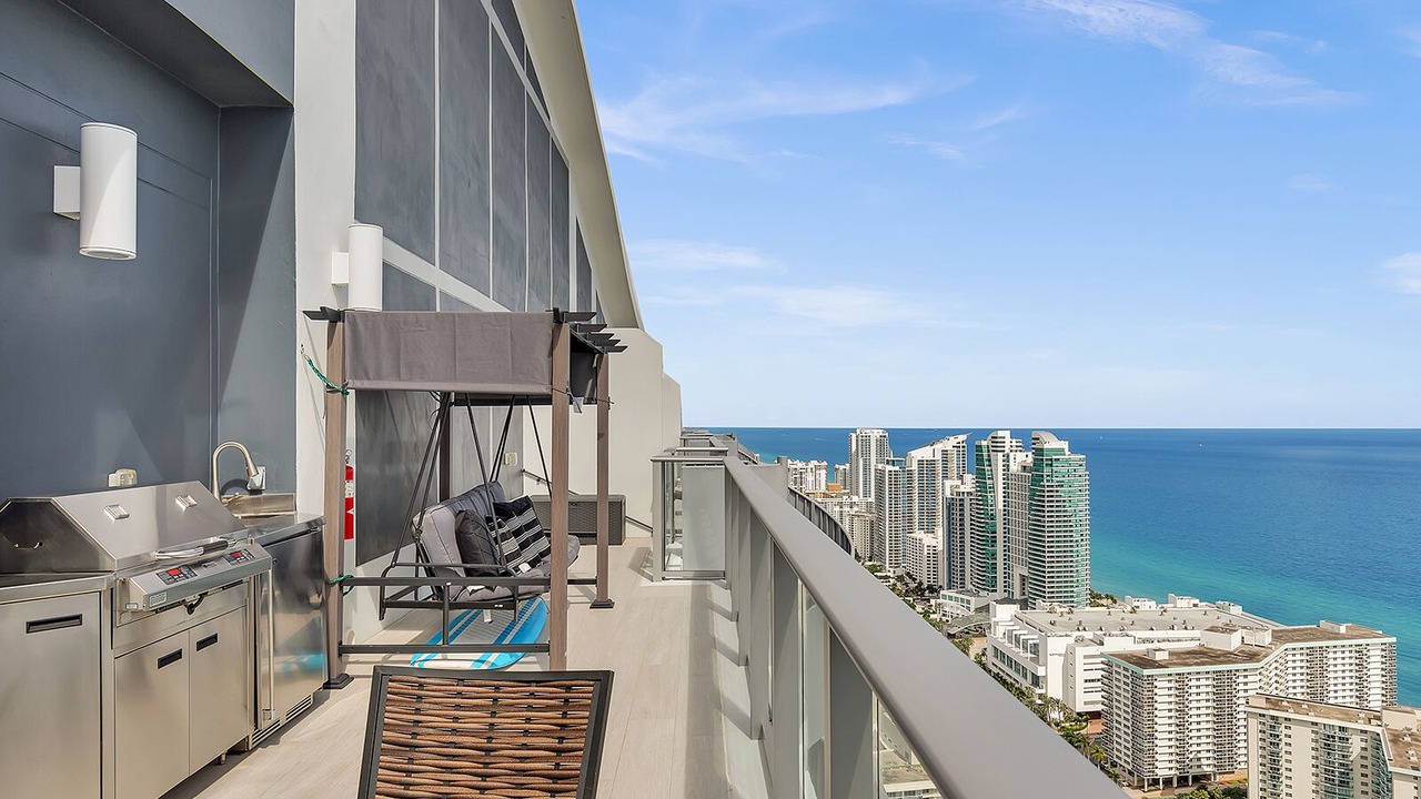 Photo of Outdoor in Hallandale Beach