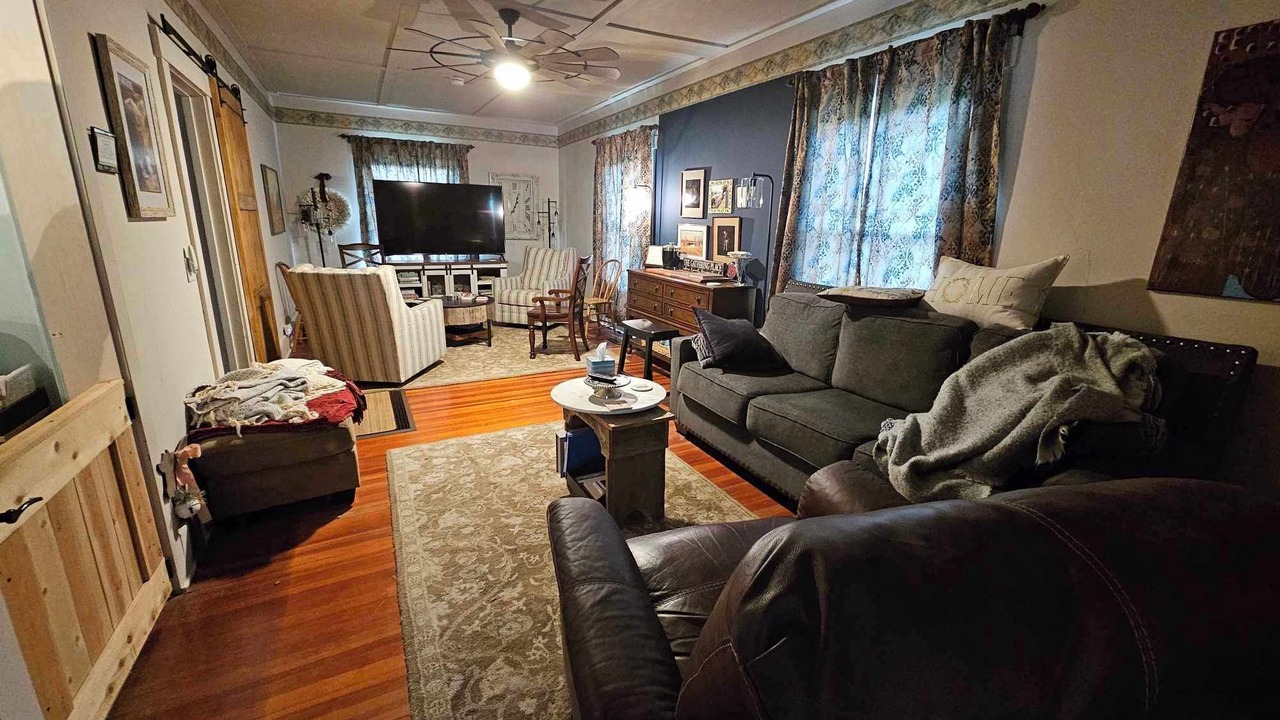 Photo of Livingroom in Holmesville