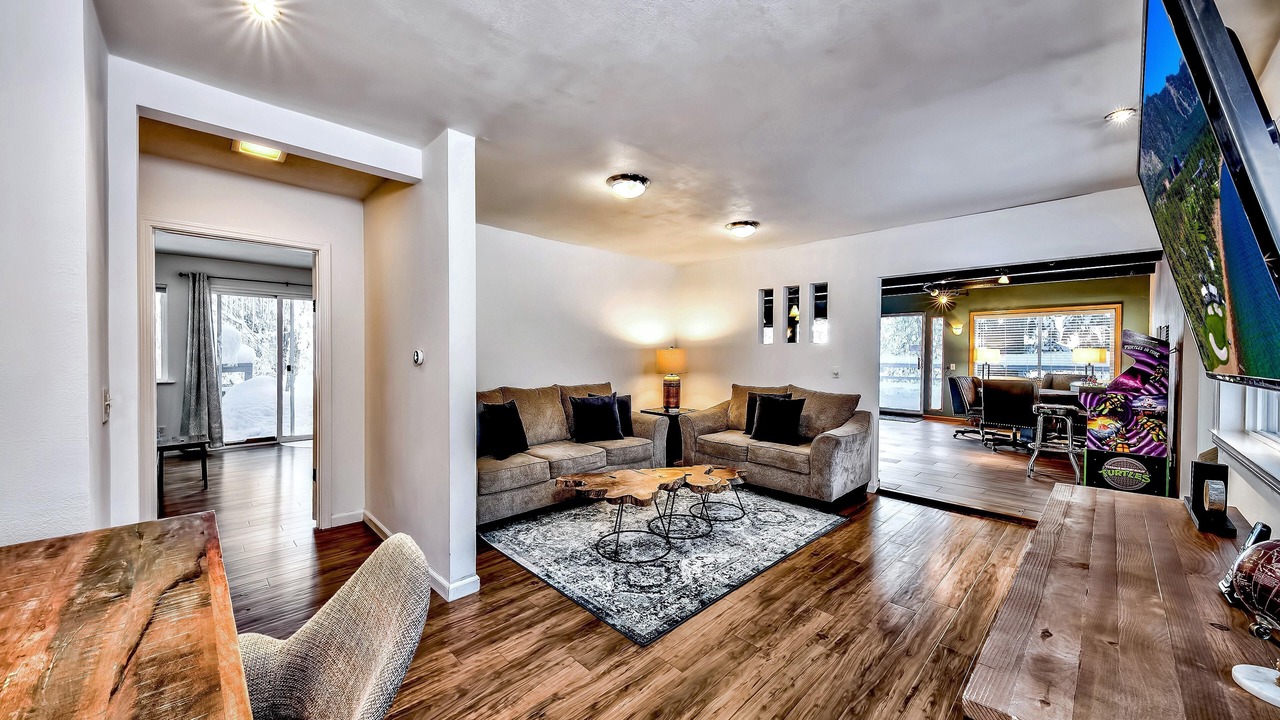 Photo of Livingroom in Christmas Valley