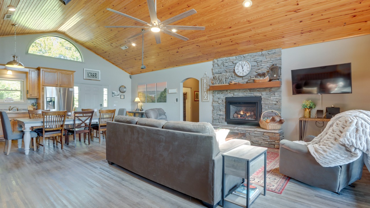 Photo of Bedroom in Sylvan Shores