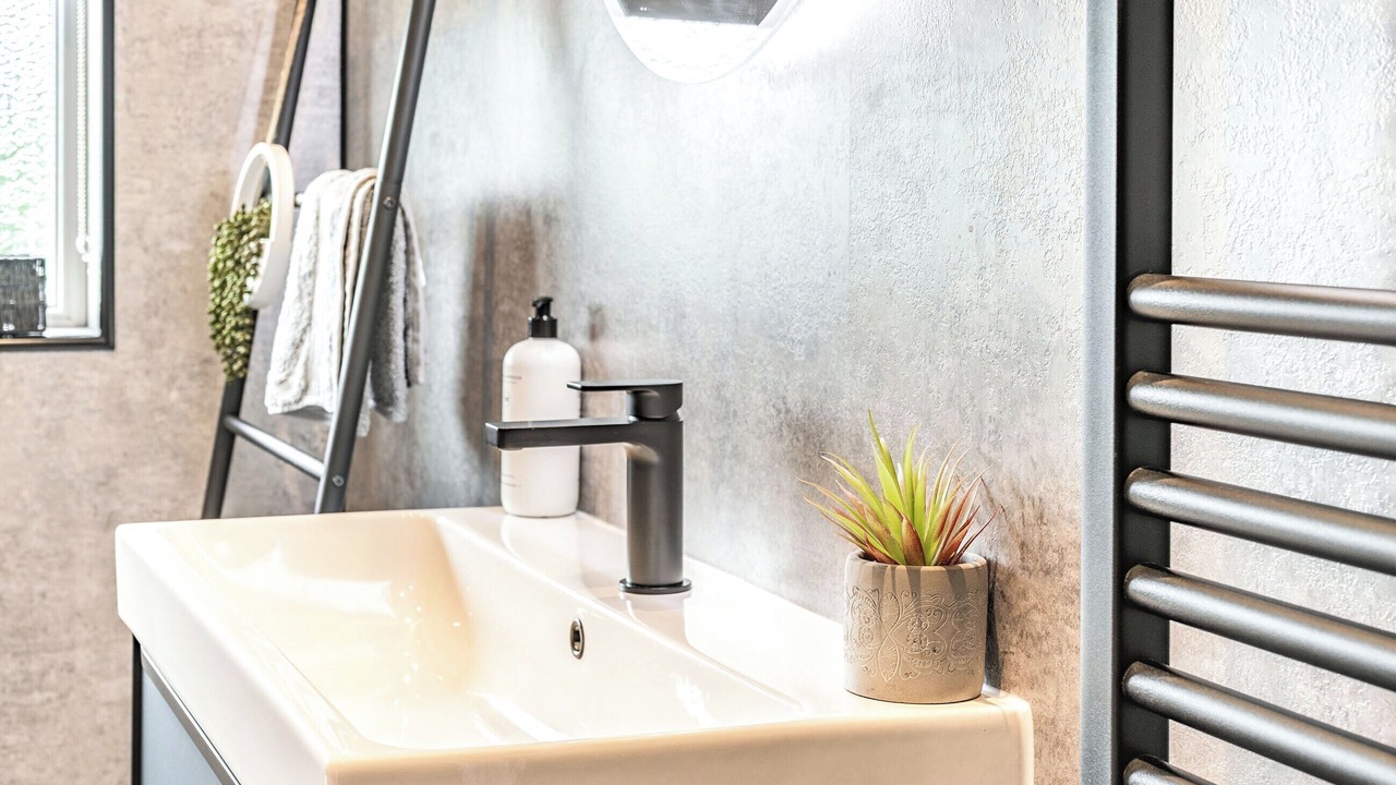 Photo of Bathroom in New Moat