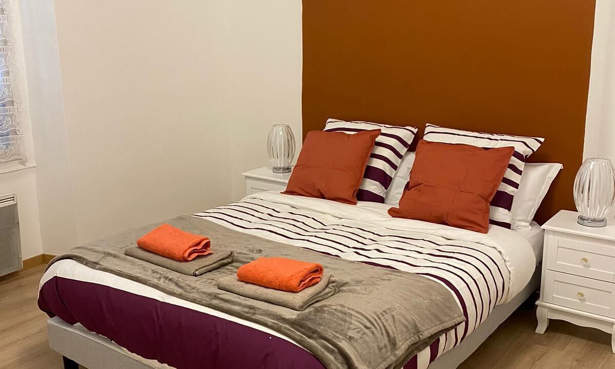 Photo of Bedroom in Arpajon