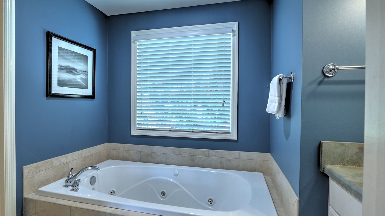 Photo of Bathroom in Folly Field