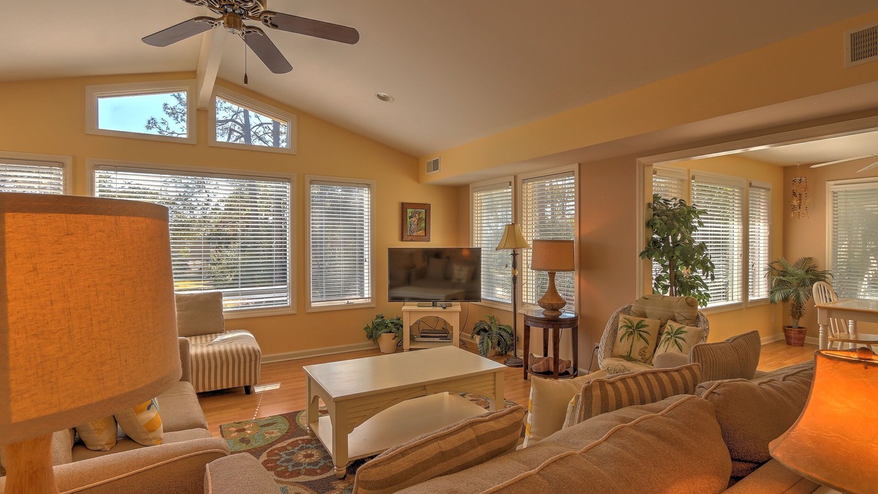 Photo of Livingroom in Folly Field