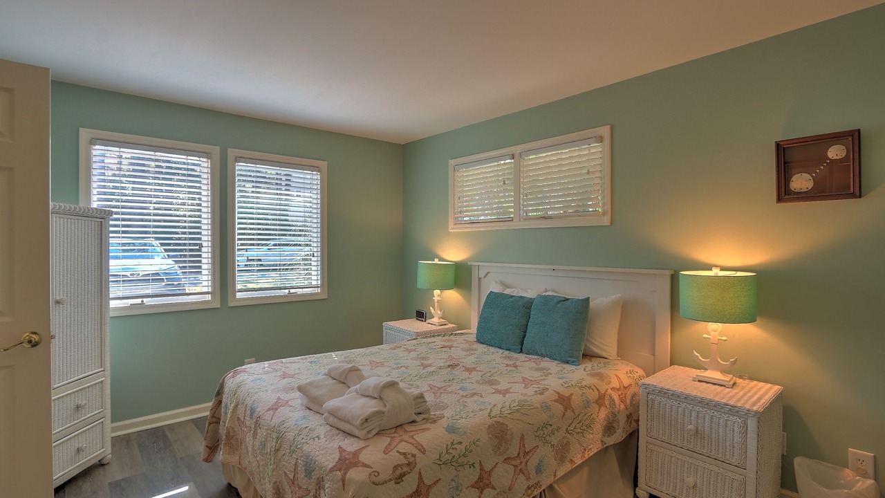 Photo of Bedroom in Folly Field